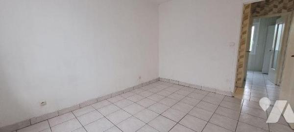 MAISON A VENDRE PETITE-SYNTHE 59 ! Votre Notaire vous propose en exclusivité; dans une quartier...