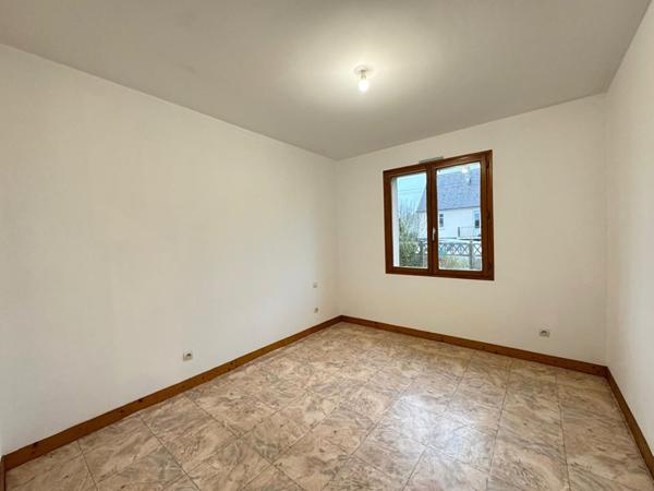 Maison Meslay Du Maine - plain pied- 3 chambres - 87.50 m2