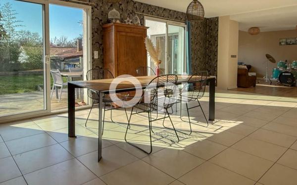 Maison à vendre    5 pièces •  Breuil-Magné