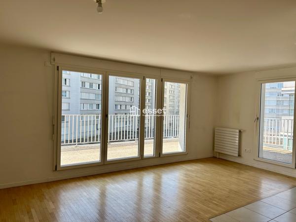Location Appartement 5 pièces 90.4 m² - Paris 75014