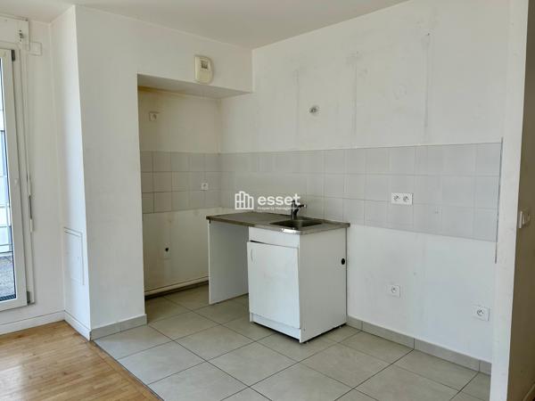 Location Appartement 5 pièces 90.4 m² - Paris 75014