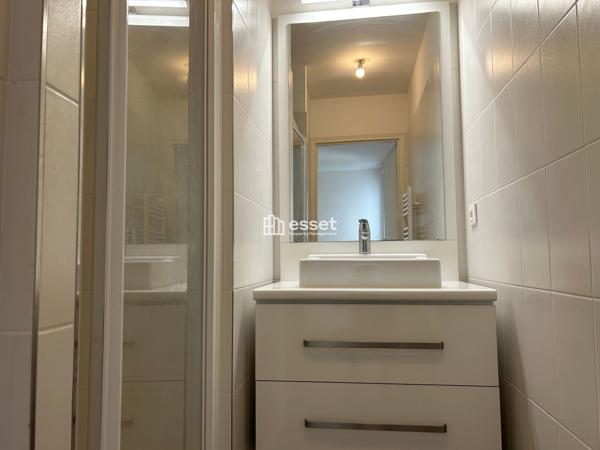 Location Appartement 5 pièces 90.4 m² - Paris 75014
