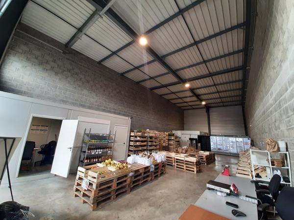 À LOUER - Local d'activité très récent de 209 m² au Nord de Nantes