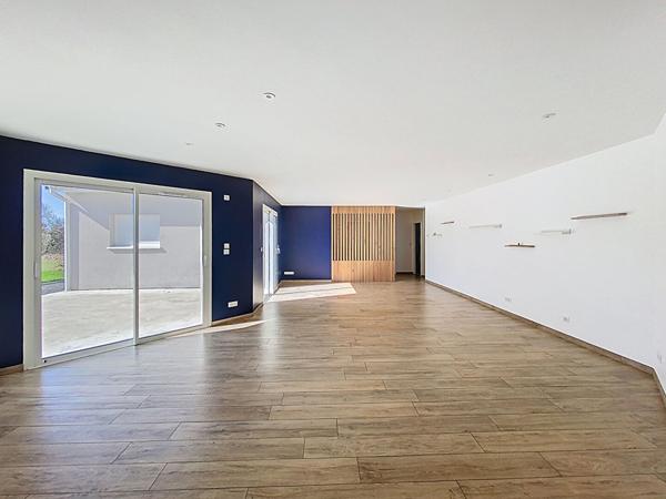 Yssingeaux! Villa contemporaine de 2022 plain pied 4 chambres