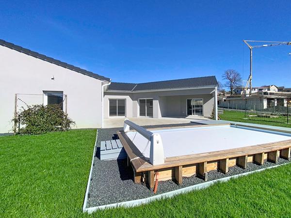 Yssingeaux! Villa contemporaine de 2022 plain pied 4 chambres