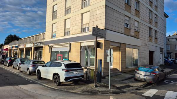 Local commercial Saintes 88.60 m2