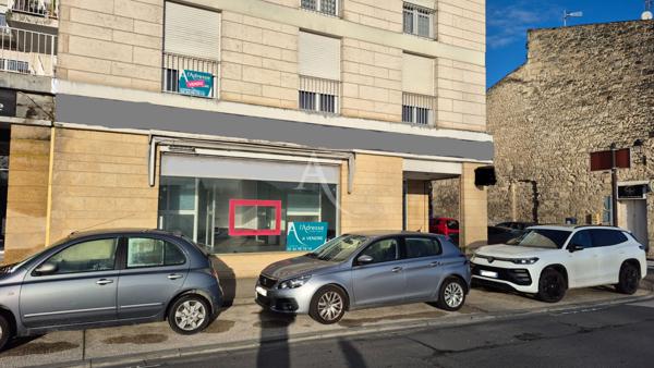 Local commercial Saintes 88.60 m2