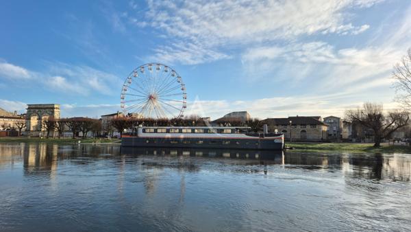 Local commercial Saintes 88.60 m2