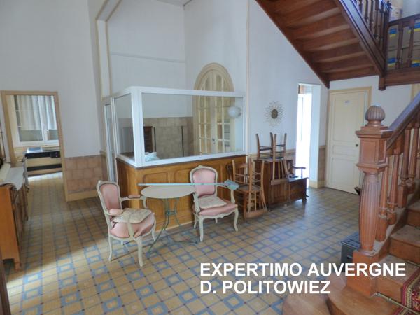 Néris-les-Bains (03310) HOTEL idéal location courte durée (immeuble à caractère commercial)