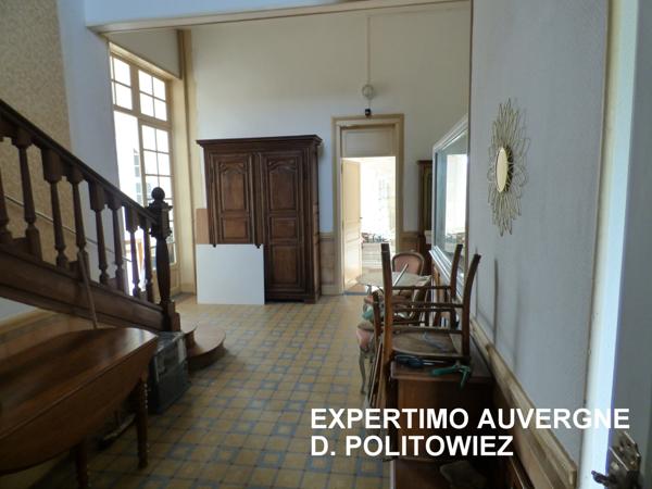 Néris-les-Bains (03310) HOTEL idéal location courte durée (immeuble à caractère commercial)