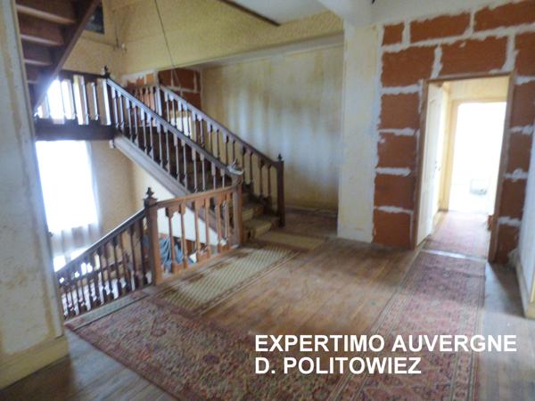 Néris-les-Bains (03310) HOTEL idéal location courte durée (immeuble à caractère commercial)