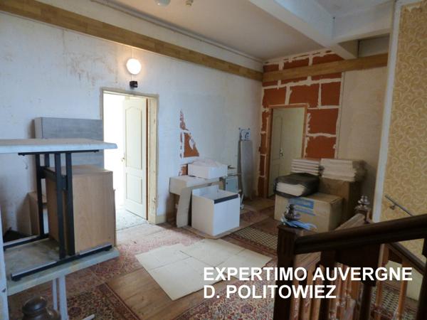 Néris-les-Bains (03310) HOTEL idéal location courte durée (immeuble à caractère commercial)