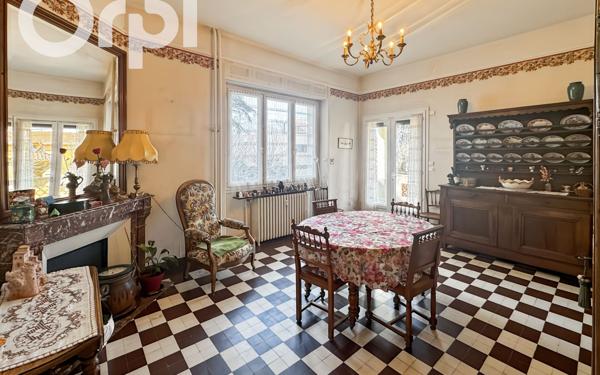 Appartement à vendre    3 pièces • 114,93 m2 Aubenas