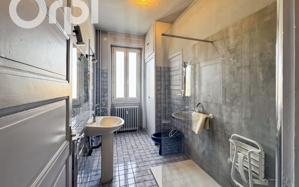 Appartement à vendre    3 pièces • 114,93 m2 Aubenas