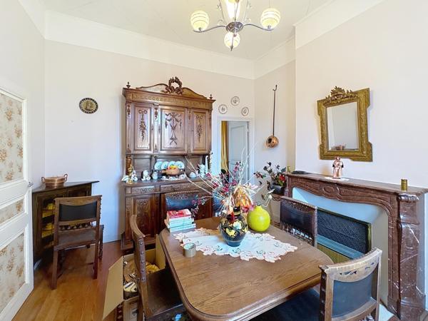 Plain pied spacieux à rénover avec jardin attenant