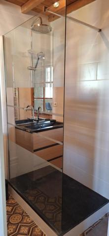 Centre-Ville Béziers – 45 m² Rénové, Cachet de l’Ancien, Zéro Travaux !