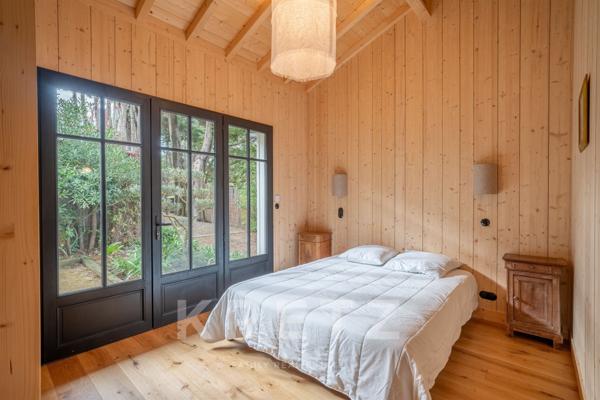 Villa contemporaine au Cap Ferret – 215 m² avec piscine et jardin paysager