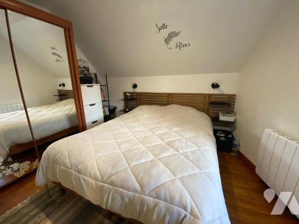 Au coeur de Plouha,, découvrez cette jolie maison de ville en pierre entièrement rénovée. 
Ell...