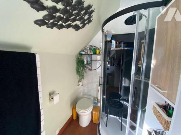 Au coeur de Plouha,, découvrez cette jolie maison de ville en pierre entièrement rénovée. 
Ell...