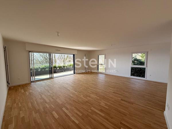 NEUF - Appartement de standing avec balcon - 4 pièces - 107m² - lumineux et calme dans un secteur recherché - vue imprenable sur Rouen - Mont Saint Aignan
