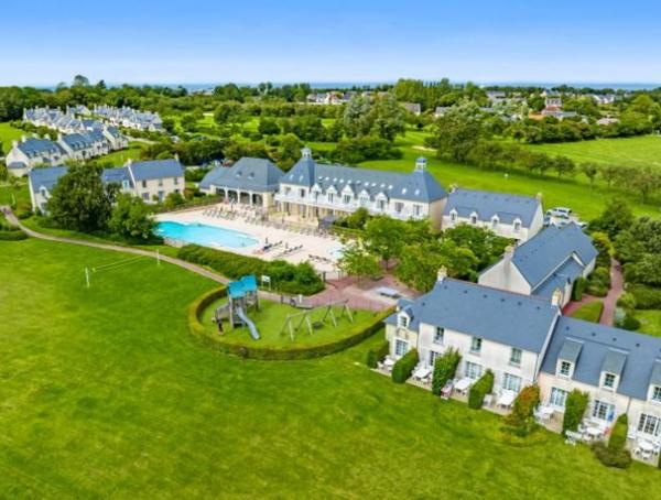 INVESTISSEMENT LOCATIF – PORT EN BESSIN HUPPAIN – Résidence de Tourisme Pierre & Vacances Le Green Beach - 6,28 de rentabilité