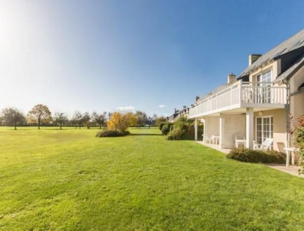 INVESTISSEMENT LOCATIF – PORT EN BESSIN HUPPAIN – Résidence de Tourisme Pierre & Vacances Le Green Beach - 6,28 de rentabilité