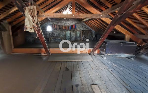 Maison à vendre    3 pièces •  Gère-Bélesten