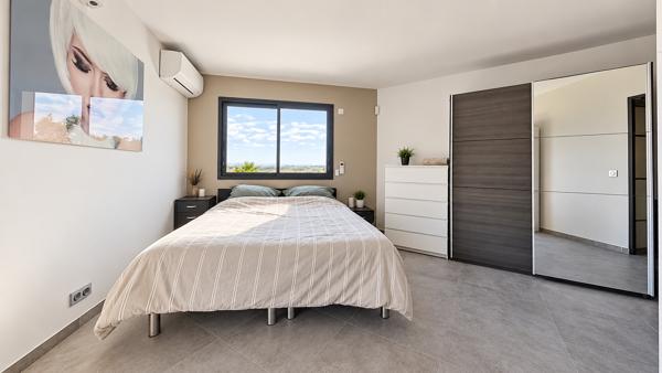 Maison
         7 pièces
        - 168 m² Bien prestige 890 000 € *