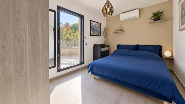 Maison
         7 pièces
        - 168 m² Bien prestige 890 000 € *