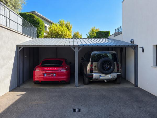 Maison
         7 pièces
        - 168 m² Bien prestige 890 000 € *