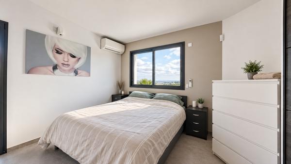 Maison
         7 pièces
        - 168 m² Bien prestige 890 000 € *