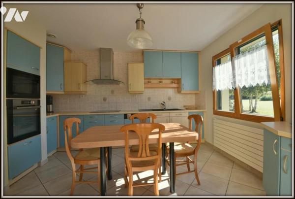 GRANDE LONGERE RENOVEE PROCHE DU CENTRE DU RHEU AVEC GRAND TERRAIN