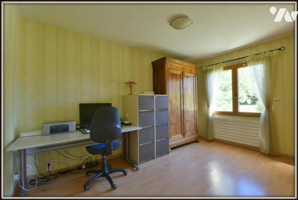 GRANDE LONGERE RENOVEE PROCHE DU CENTRE DU RHEU AVEC GRAND TERRAIN