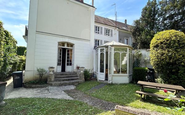 Maison à vendre    9 pièces • 285 m2 Meaux