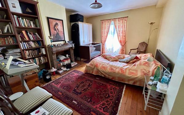 Maison à vendre    9 pièces • 285 m2 Meaux