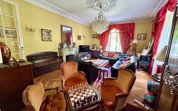 Maison à vendre    9 pièces • 285 m2 Meaux