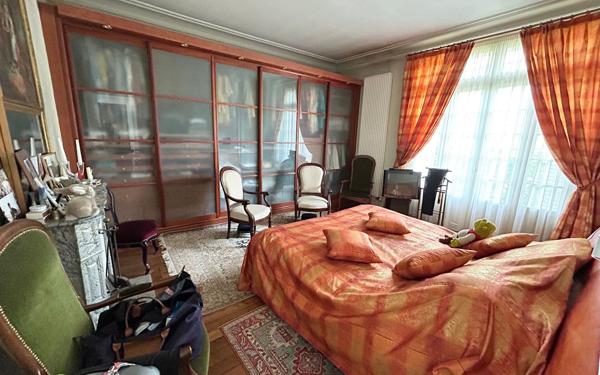 Maison à vendre    9 pièces • 285 m2 Meaux