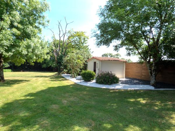 La Roche-sur-Yon (85000) Maison de campagne moderne – 217 m² – 1,8 ha de terrain – La Roche-sur-Yon (85000)