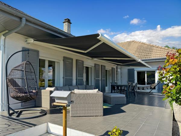 Divonne-les-Bains (01220) Villa rénovée avec goût et appartement indépendant