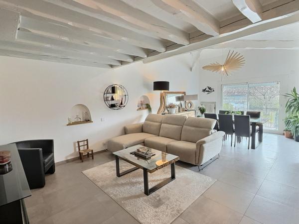 Divonne-les-Bains (01220) Villa rénovée avec goût et appartement indépendant