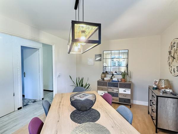 Divonne-les-Bains (01220) Villa rénovée avec goût et appartement indépendant