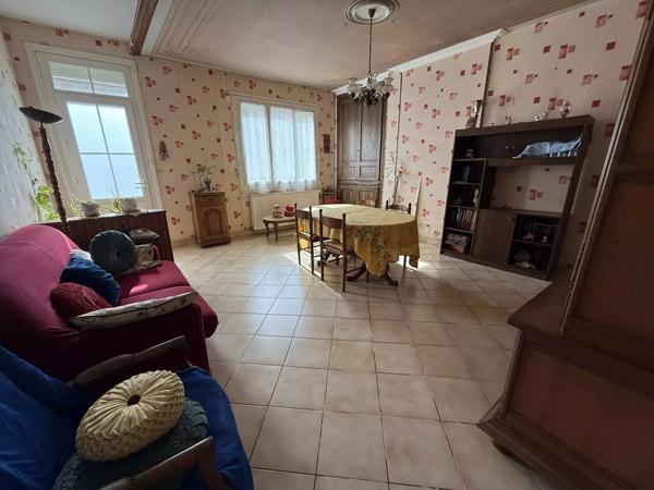 Maison de ville à rénover – Proche centre de Loudun (86)