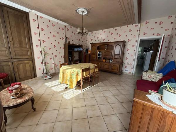 Maison de ville à rénover – Proche centre de Loudun (86)