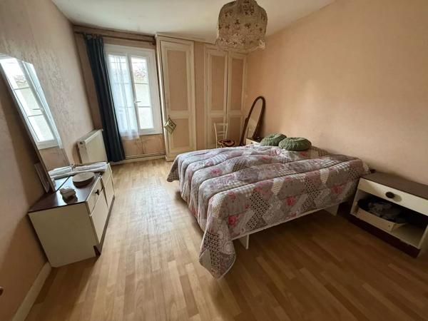 Maison de ville à rénover – Proche centre de Loudun (86)