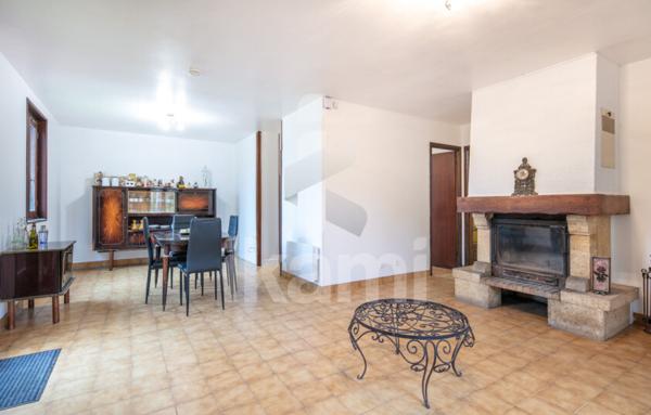 MAISON DE PLAIN-PIED AVEC JARDIN GENISSIEUX