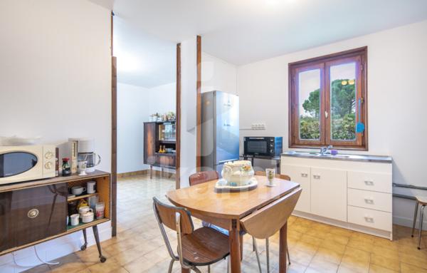 MAISON DE PLAIN-PIED AVEC JARDIN GENISSIEUX