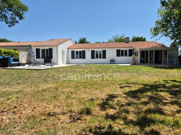 Maison à vendre 6 pièces SEMUSSAC (17) - Grand garage