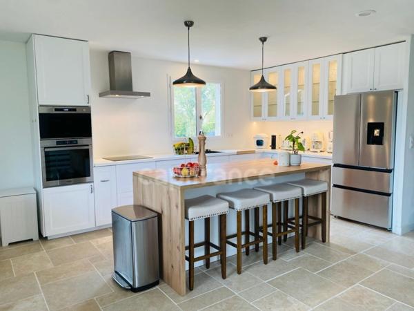 Maison à vendre 6 pièces SEMUSSAC (17) - Grand garage