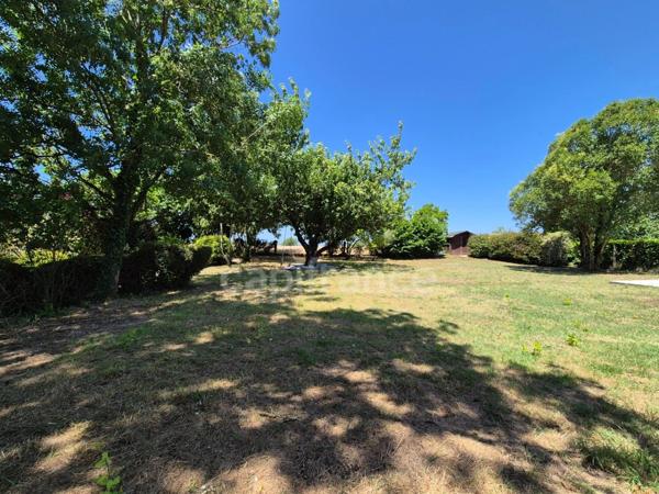 Maison à vendre 6 pièces SEMUSSAC (17) - Grand garage