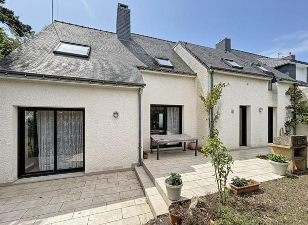 EXCLUSIVITÉ LARMOR-PLAGE : Maison familiale de 4 chambres dans un quartier calme avec jardin et garage